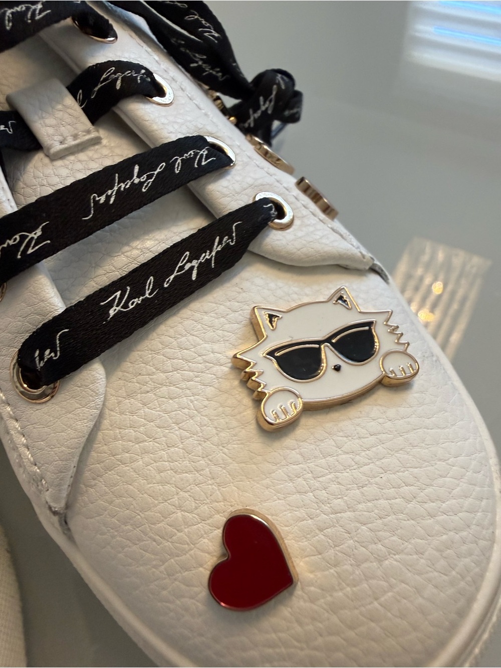 Karl Lagerfeld Sneakers Size 38.5 White Leather K Ikonik Charm Shoes - Picture 9 of 14